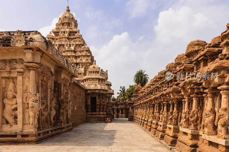 Kanchipuram, India - The Circumambulatory Passage At The 1300 Year Old Kailasanathar Hindu Temple.